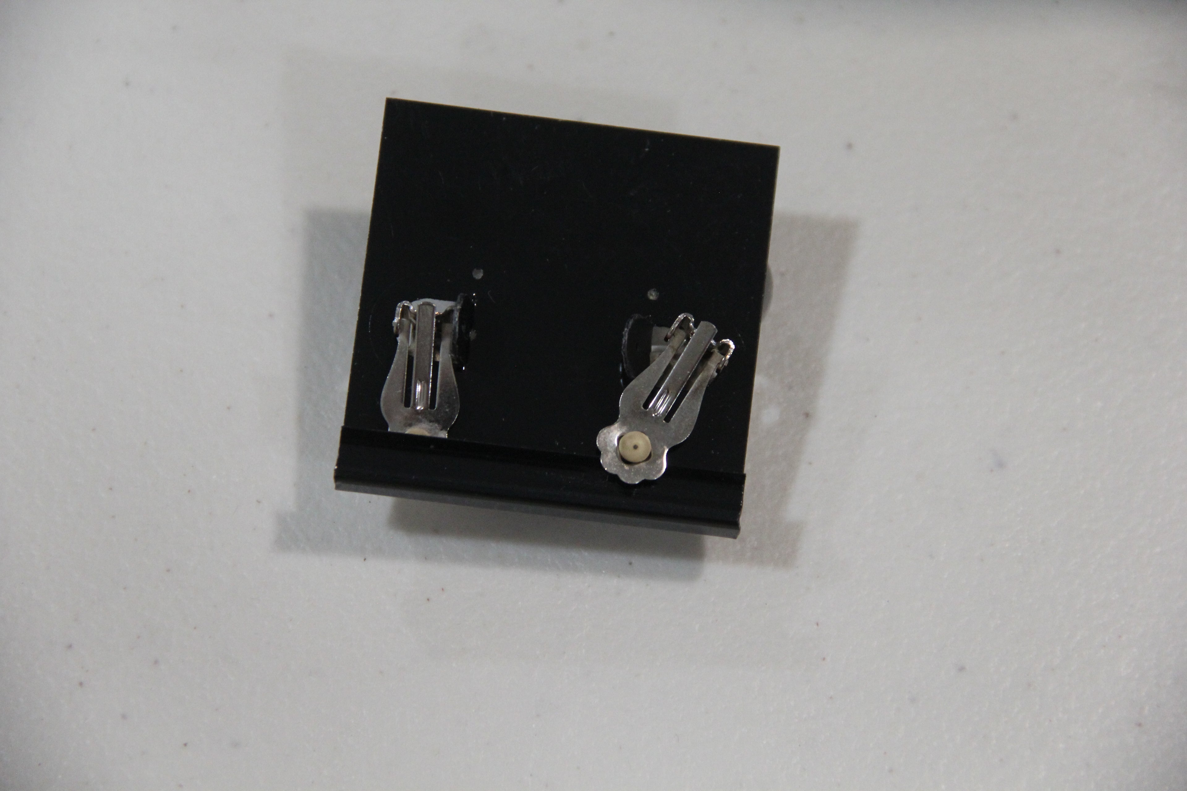 RETRO DEAD STOCK LUCITE EARRINGS