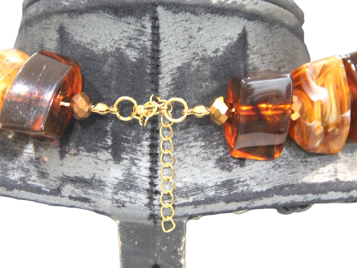 MODERN AMBER RESIN FLOWER PENDANT STATEMENT NECKLACE