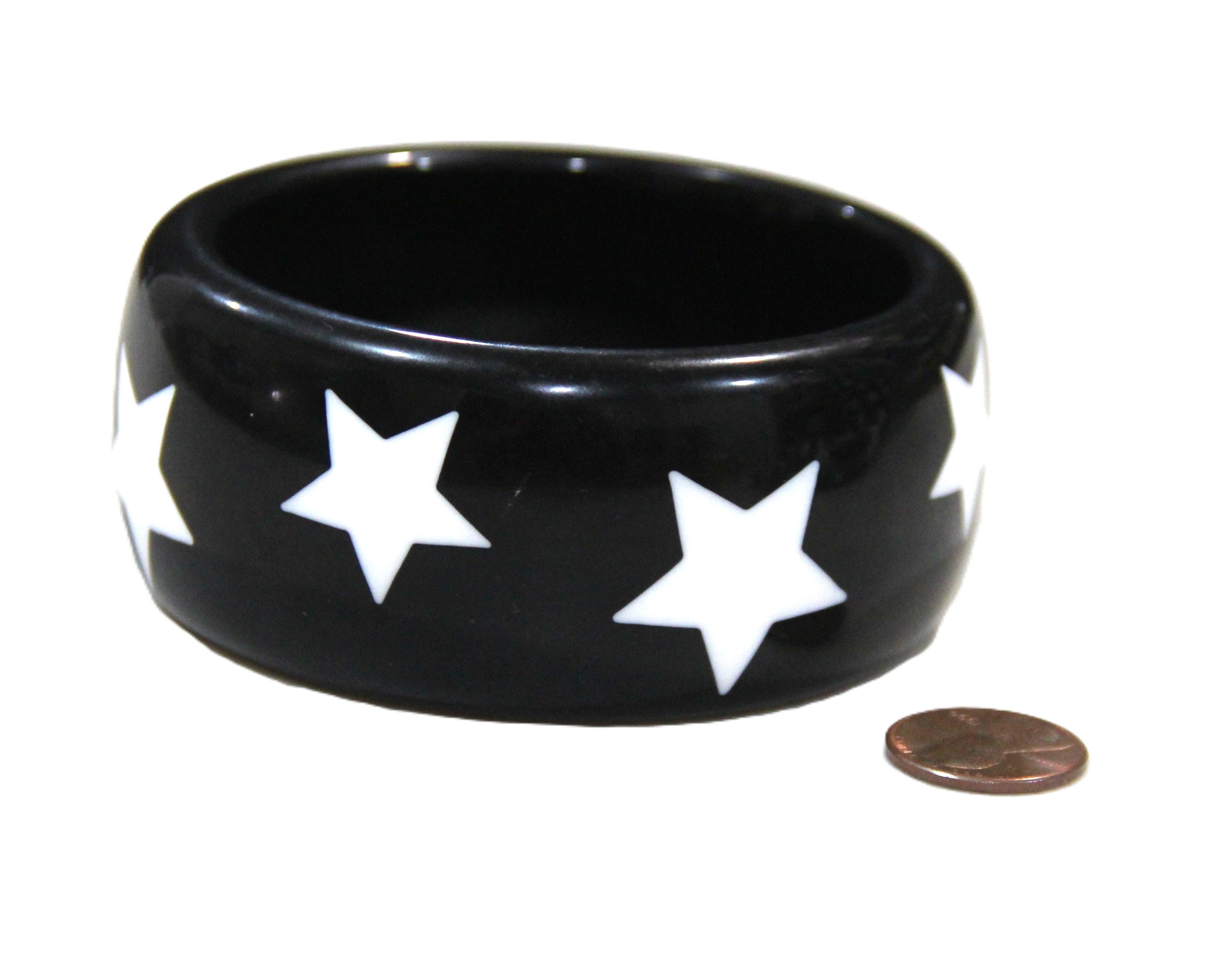 MODERN RESIN BLACK & WHITE STAR BANGLE