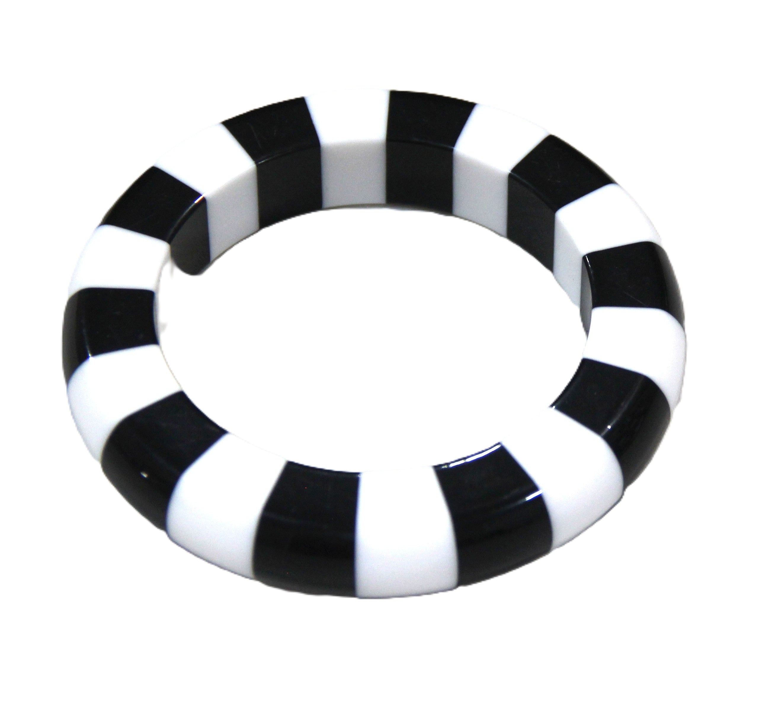 MODERN RESIN BLACK & WHITE STRIPED BANGLE 