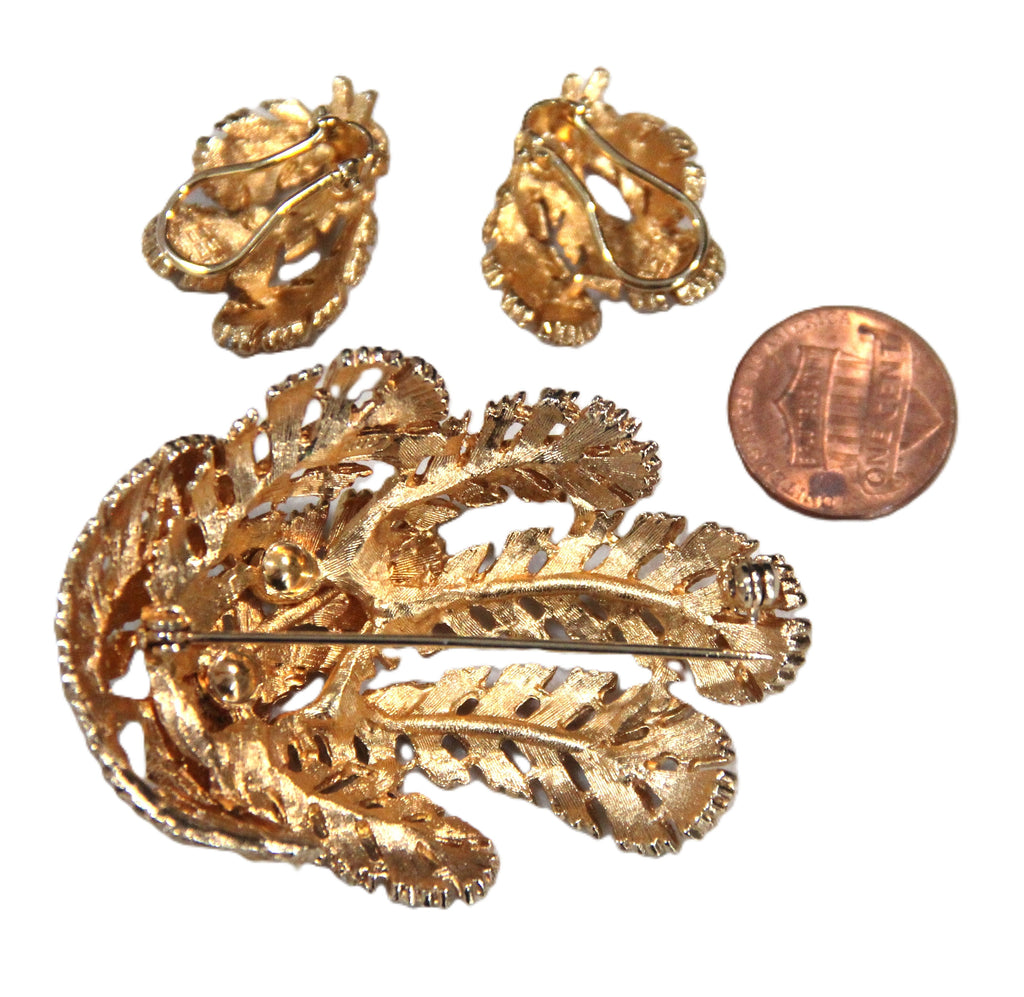 Vintage Capri signed gold plated leaf or feather brooch & earring set