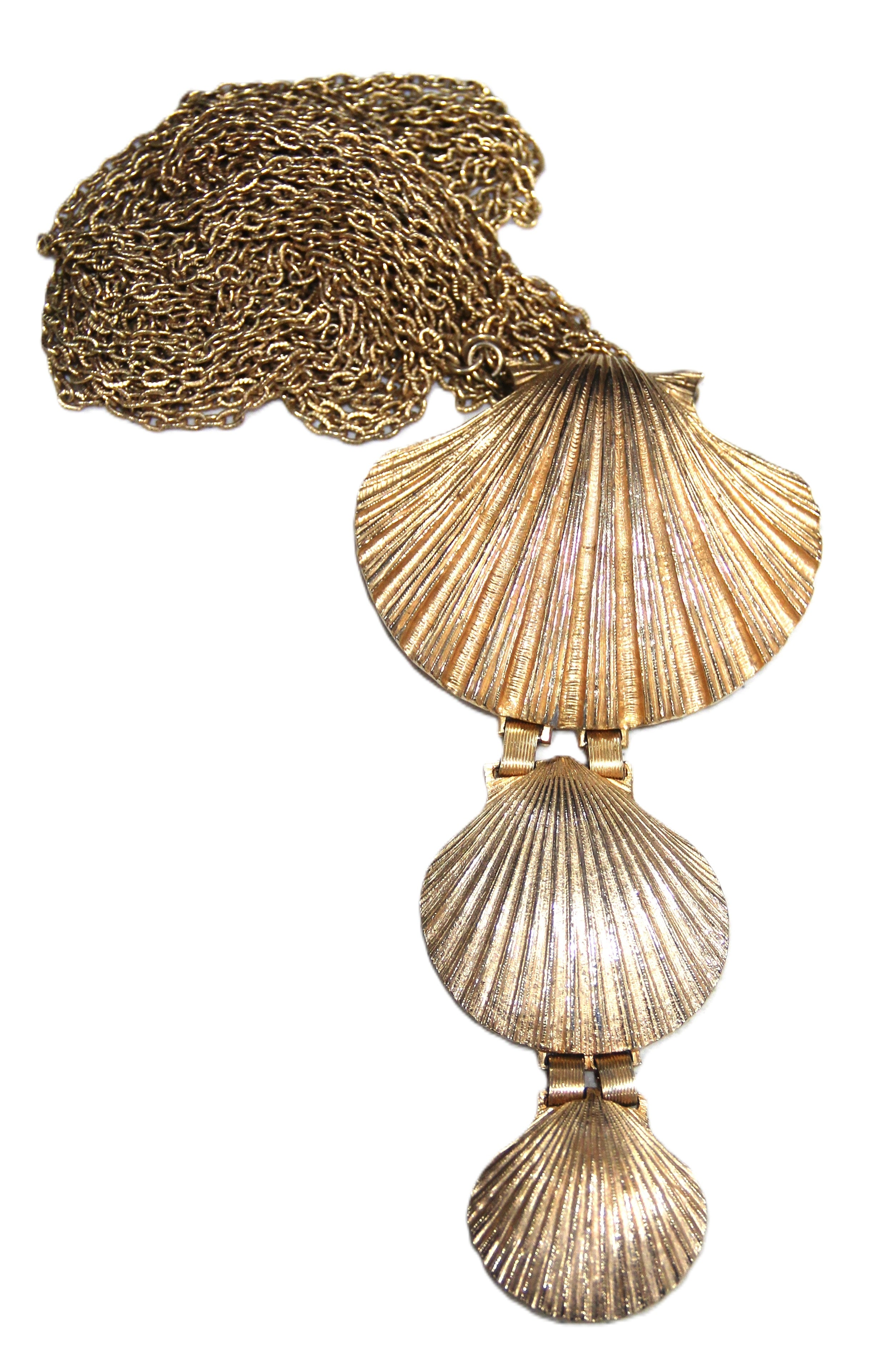 CASTLECLIFF VINTAGE SHELL PENDANT STATEMENT NECKLACE