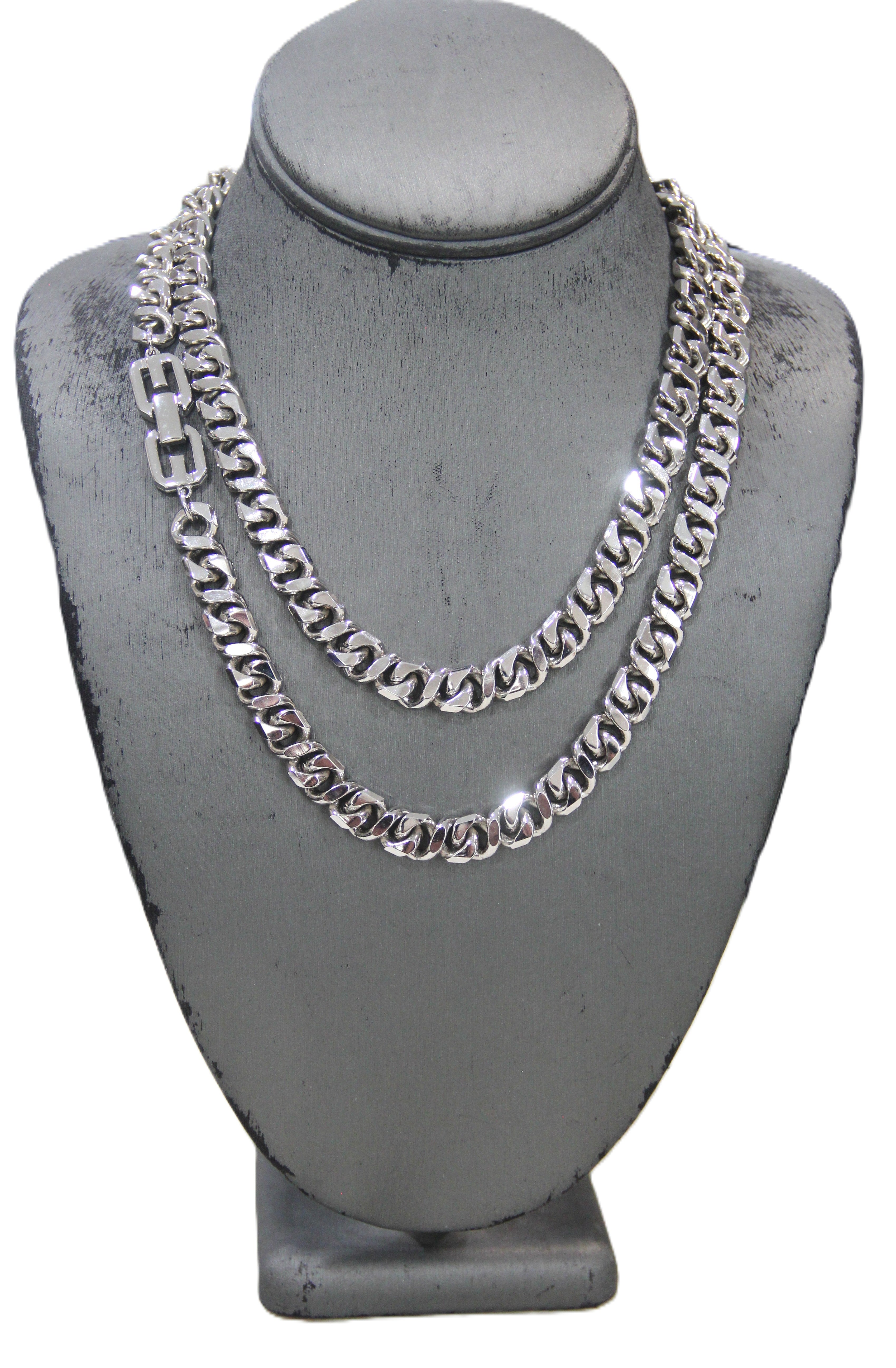 GIVENCHY HEAVY SILVER TONE LOGO CLASP NECKLACE 