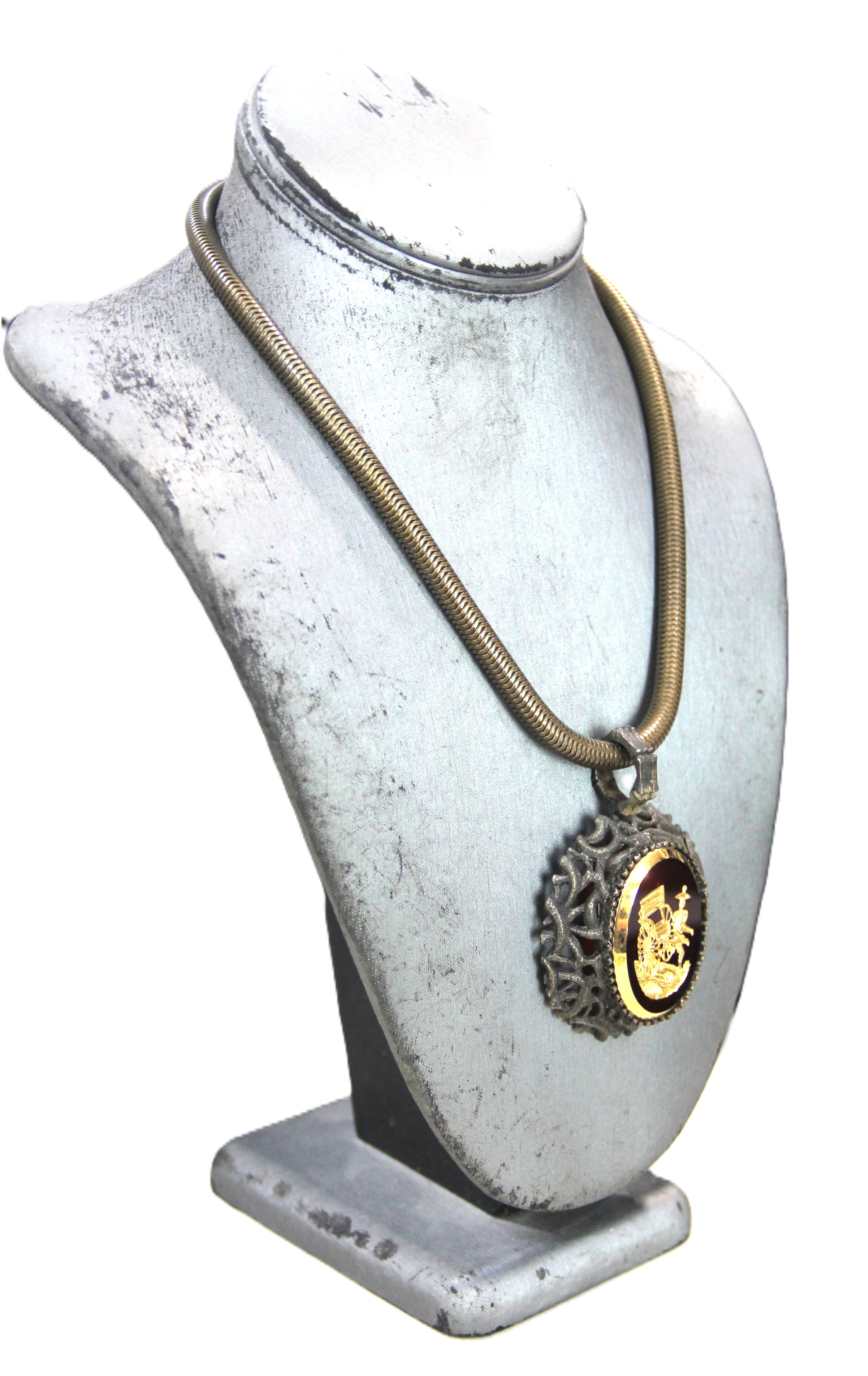 GRAZIANO DEAD STOCK ASIAN DESIGN INTAGLIO GLASS CAMEO NECKLACE
