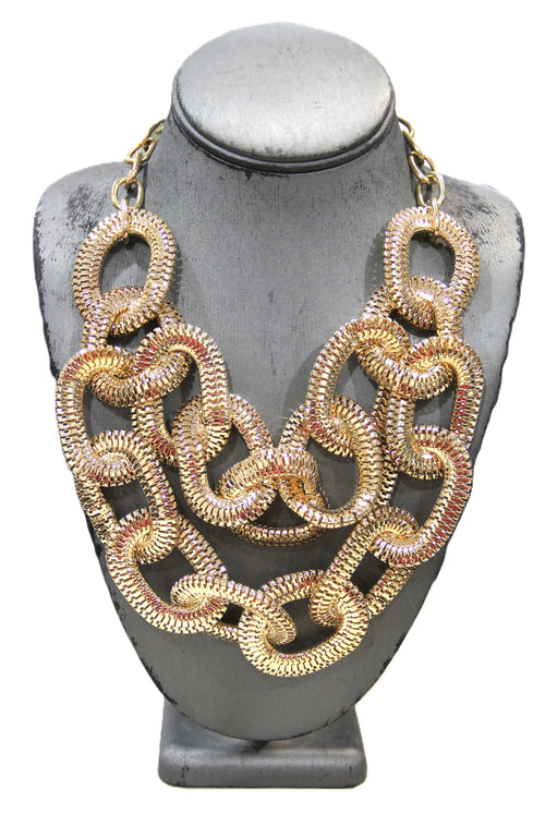 AMAZING OVERSIZED MESH LINK STATEMENT BIB NECKLACE