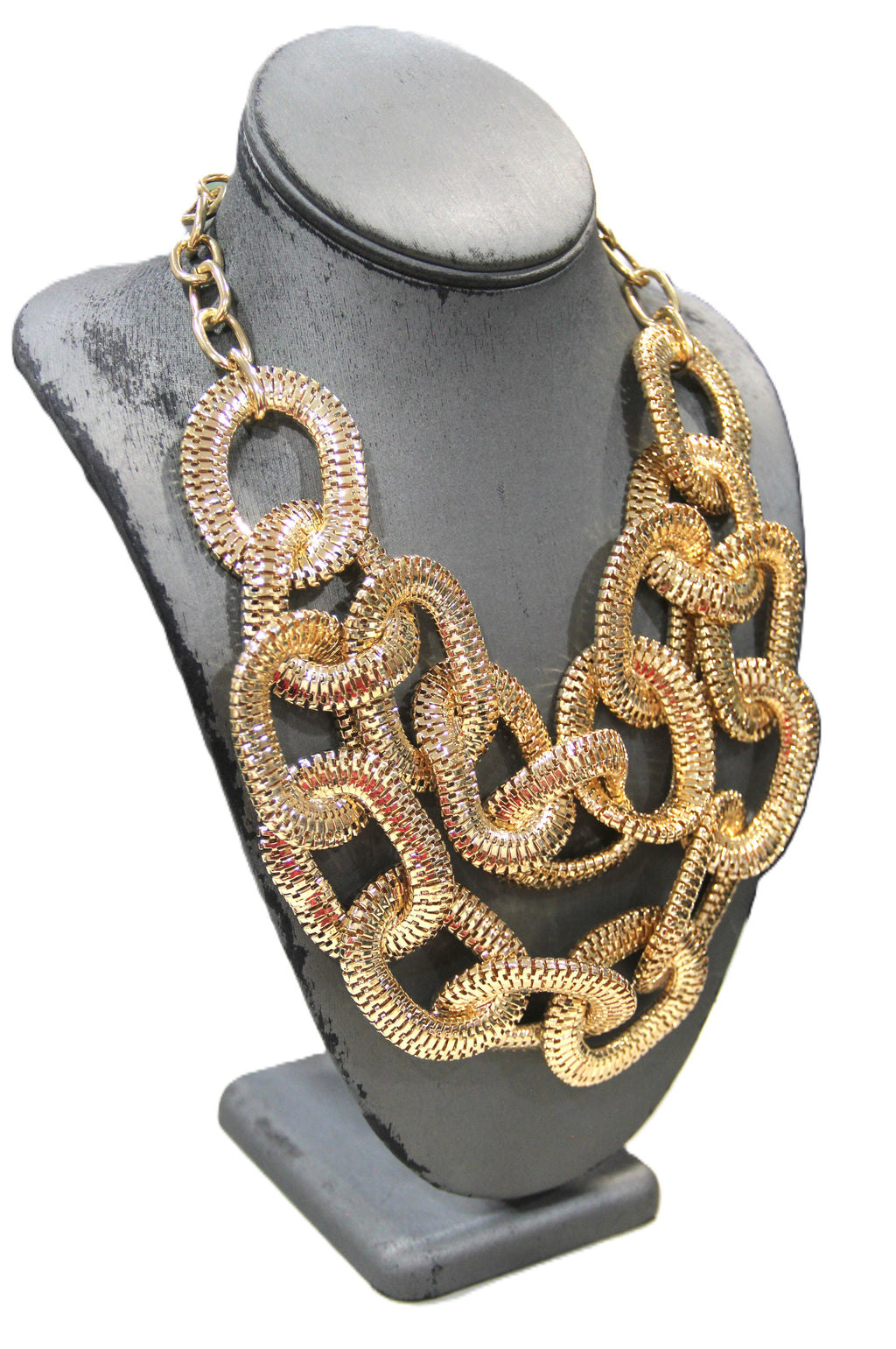 AMAZING OVERSIZED MESH LINK STATEMENT BIB NECKLACE