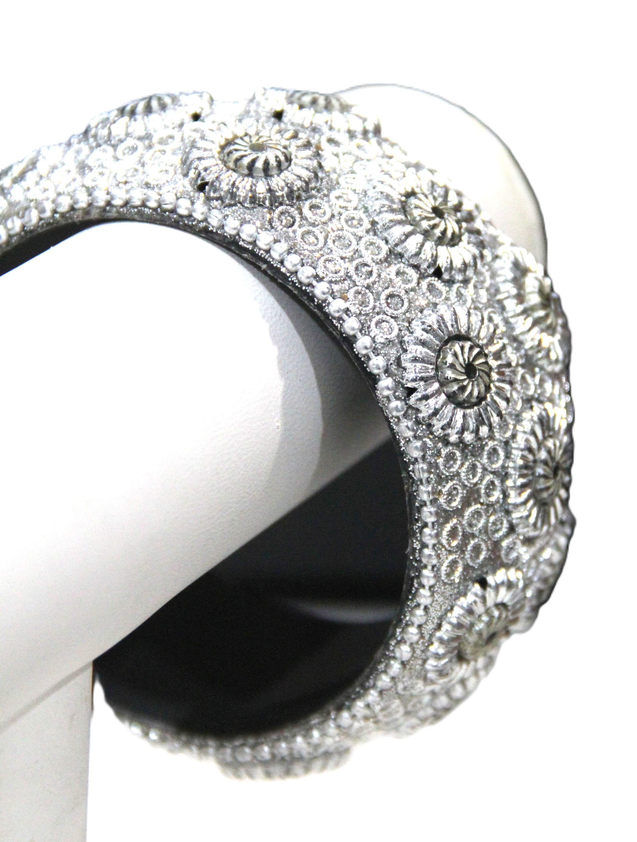 GRAZIANO DEAD STOCK SILVER METALLIC FLORAL BANGLE BRACELET