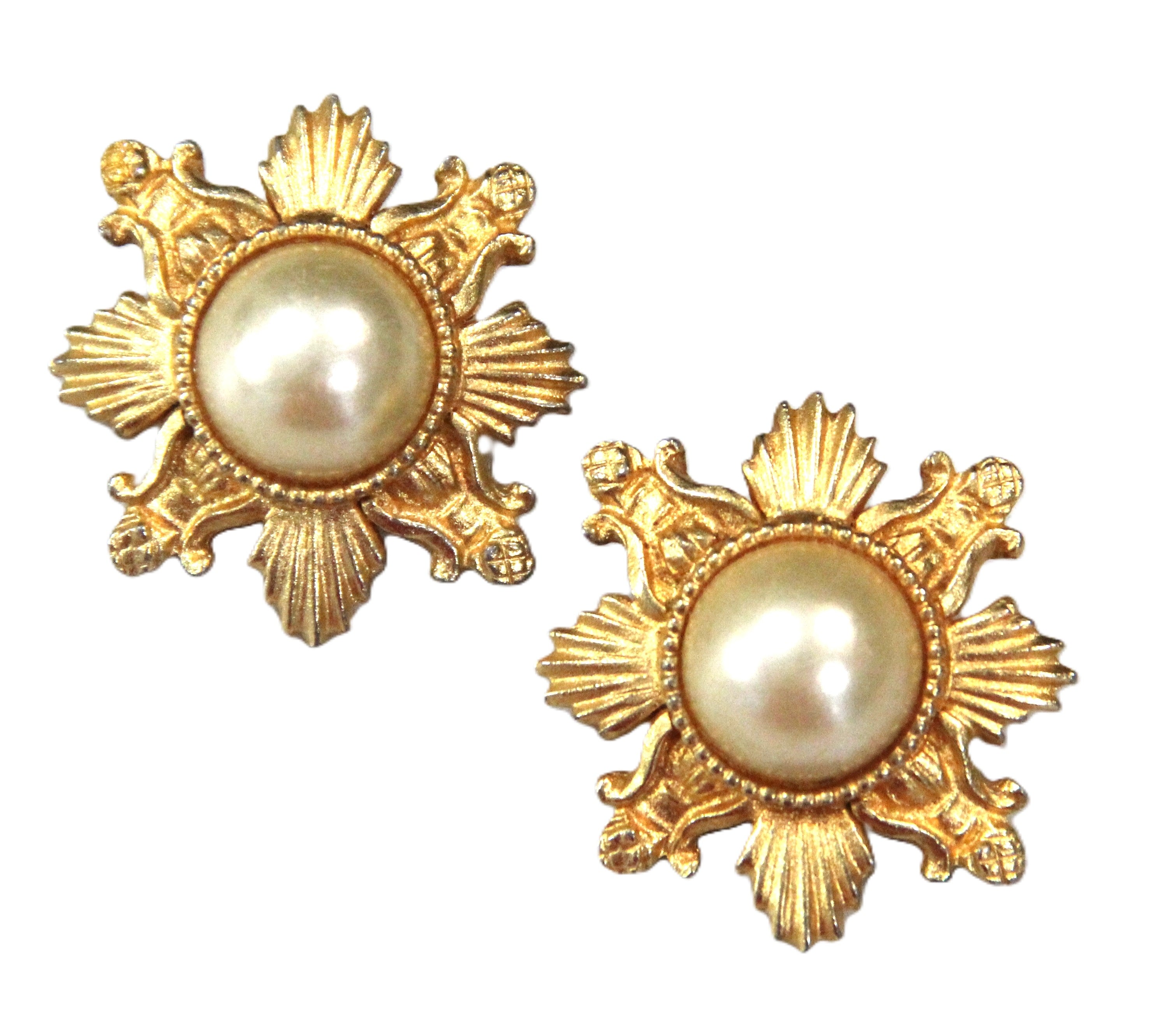 Maeve Carr Ny vintage matte gold FX pearl earrings