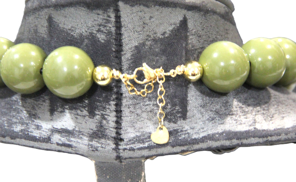 CONTEMPORARY MARTINI OLIVE STATEMENT NECKLACE
