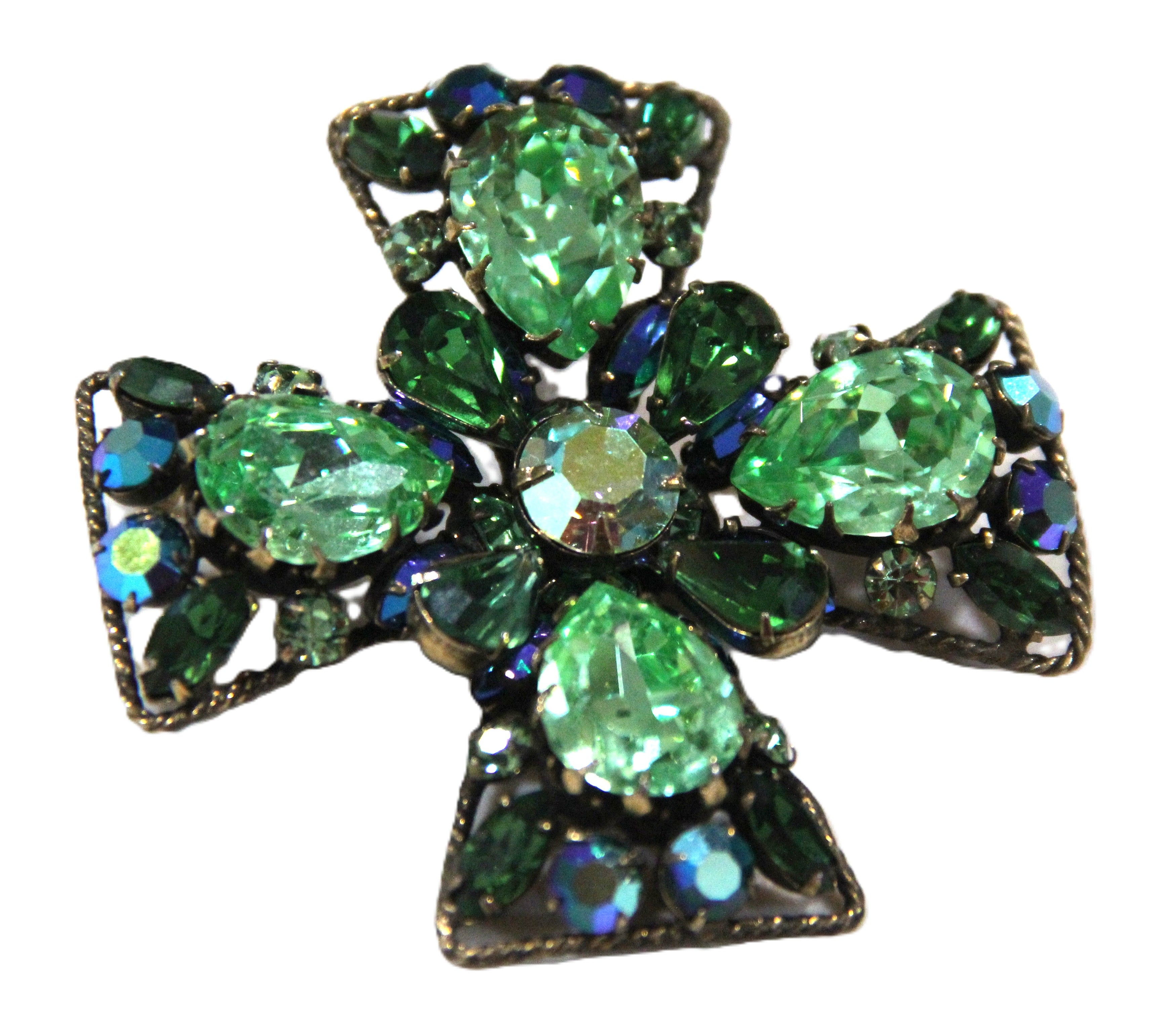 REGENCY VINTAGE URANIUM GLOWING GLASS RHINESTONE MALTESE CROSS BROOCH
