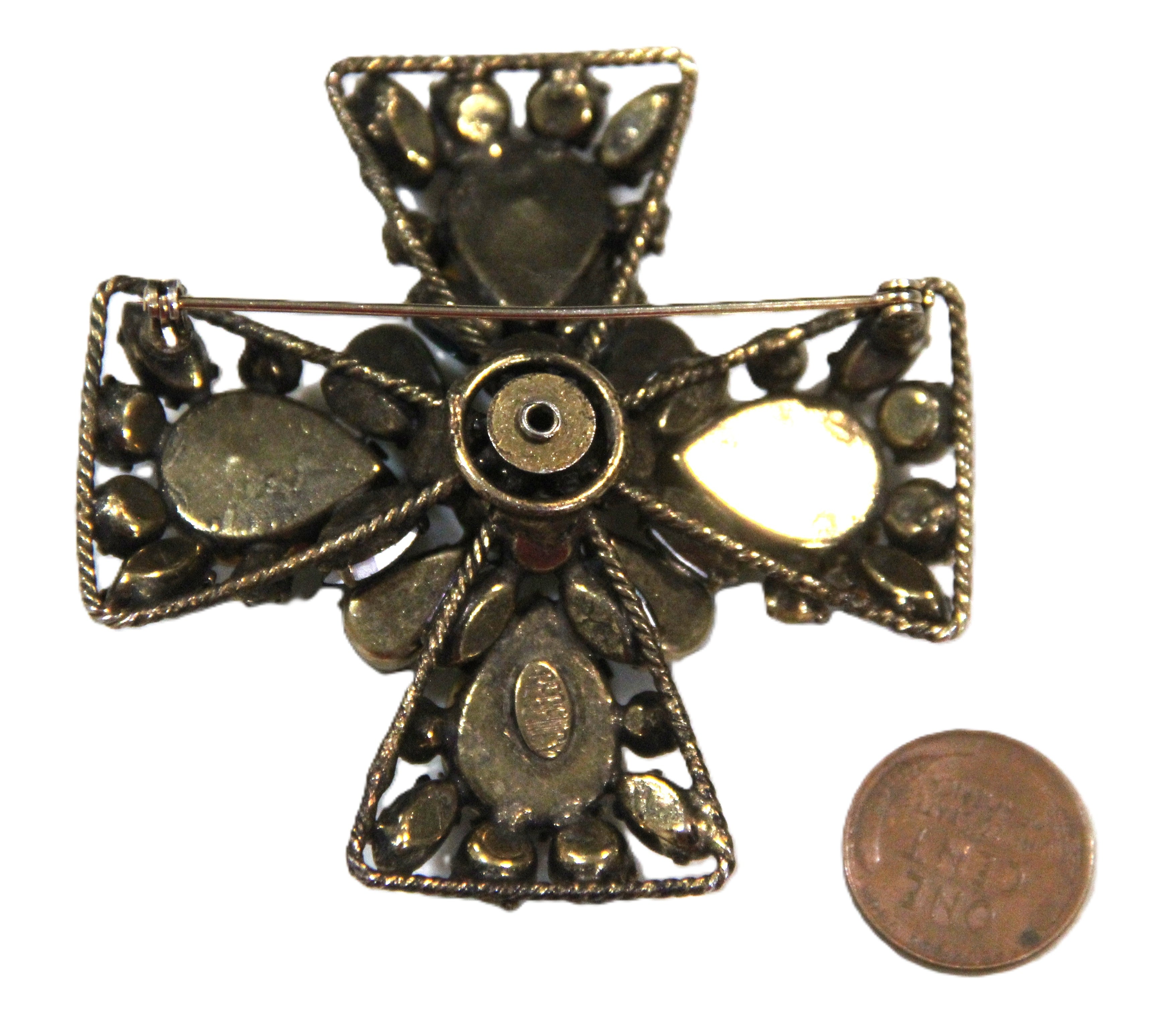 REGENCY VINTAGE URANIUM GLOWING GLASS RHINESTONE MALTESE CROSS BROOCH