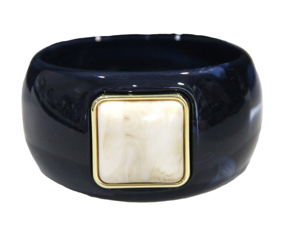 CONTEMPORARY RESIN BANGLE BRACELET - NAVY CREAM SQUARE