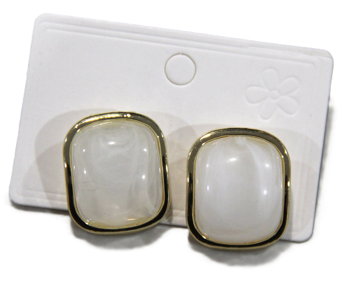 CONTEMPORARY AMBER SWIRL RESIN PIERCED EARRINGS