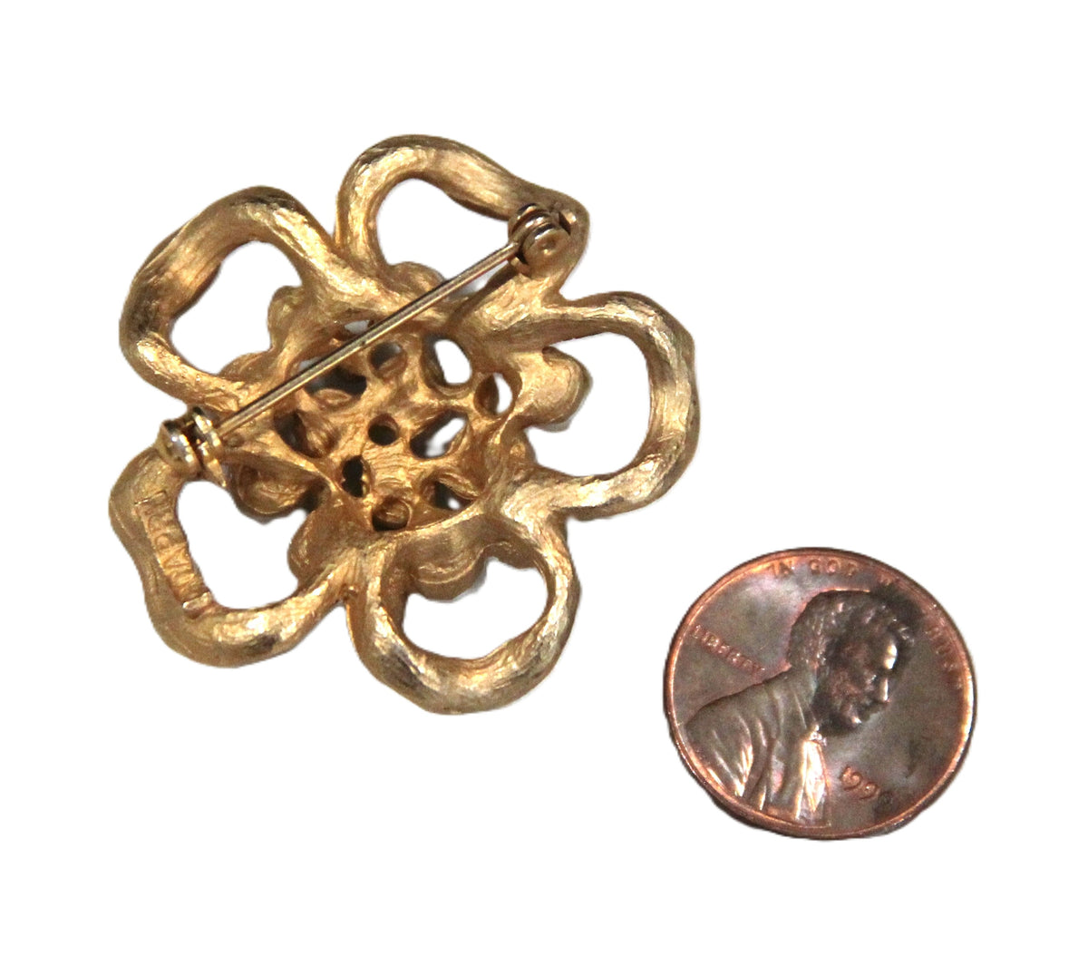 VINTAGE CAPRI SIGNED FLOWER BROOCH