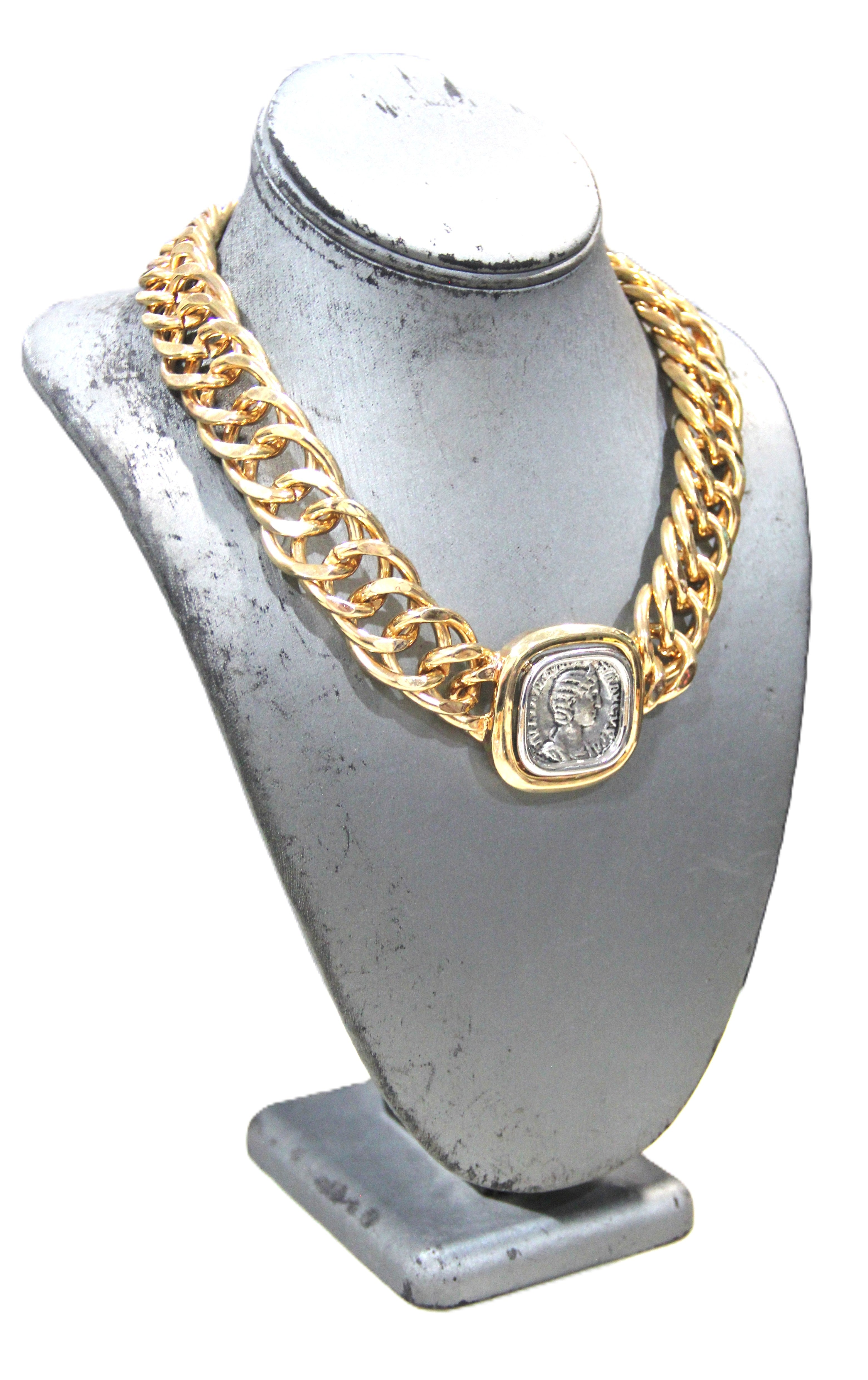 VINTAGE DEAD STOCK TWO TONE HEAVY COIN PENDANT CHOKER NECKLACE