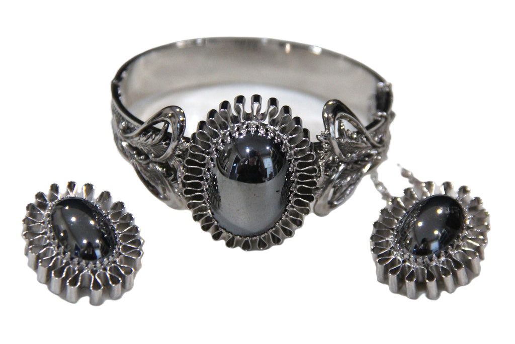 WHITING & DAVIS HEMATITE CABOCHON BRACELET & EARRINGS